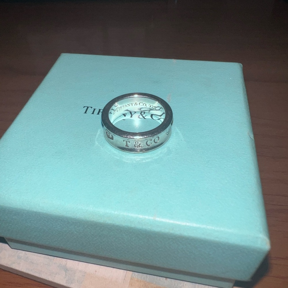 Aunthentic Women’s Tiffany Ring